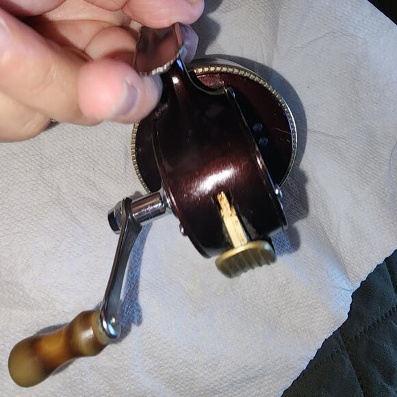 VINTAGE SHAKESPEARE 1777 PUSH BUTTON WONDERCAST FISHING REEL - Picture 6 of 8